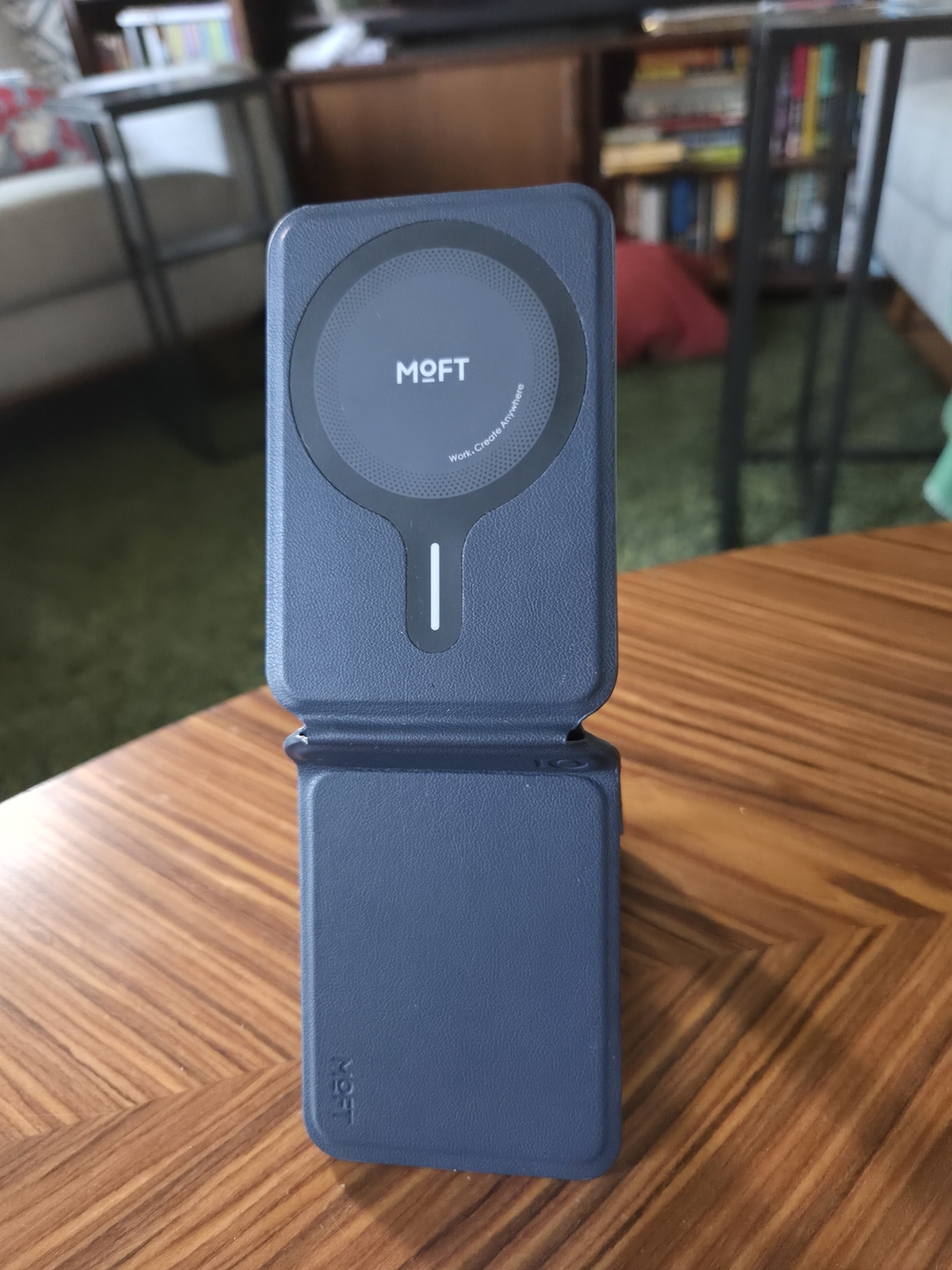 Moft Stand & Wallet - Picture 3 of 6